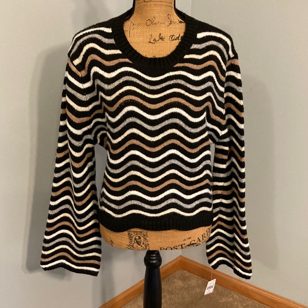 Love Knits nyc Wavy Striped Cropped Sweater Women's XL Long Sleeve Crew Neck NWT